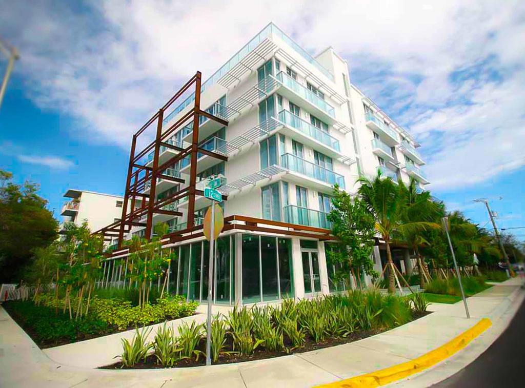 Boutique Hotel Suite 1215 West Avenue ไมอามีบีช ภายนอก รูปภาพ